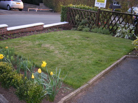 FRONT GARDEN