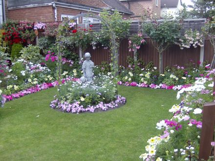 lily_and_garden2007_015.jpg