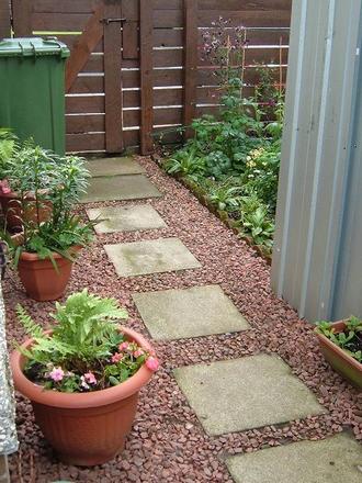 tubs at side of house 
