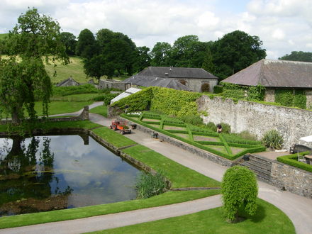 Aberglasney gardens