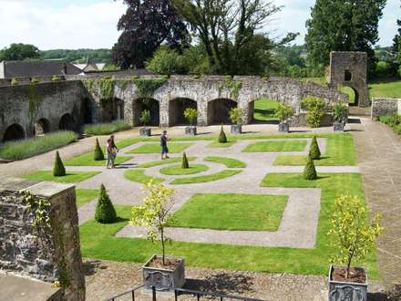 Aberglasney Gardens