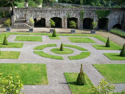 Aberglasney Gardens