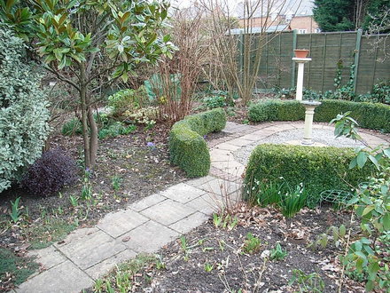 Sundial_garden_2008.jpg
